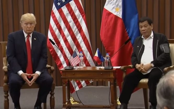 Президент Филиппин Дутерте спел на саммите АСЕАН по требованию Трампа