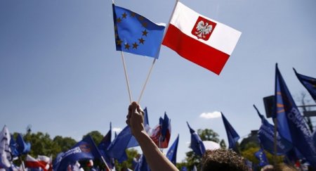 Европарламент строго отреагировал на марш ультраправых в Польше