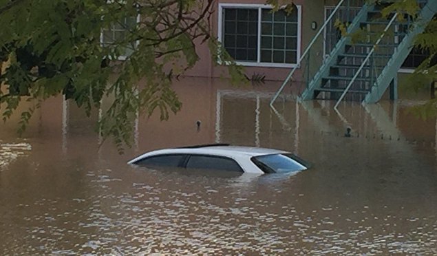 5 человек погибли в итоге наводнения в пригородах Афин