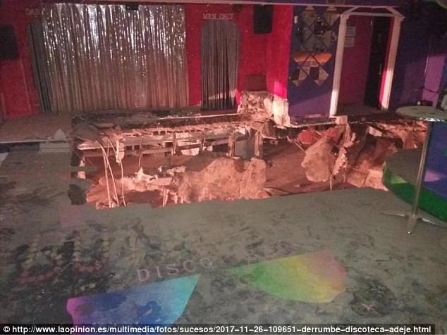 На Тенерифе 40 человек пострадали после обрушения пола в ночном клубе