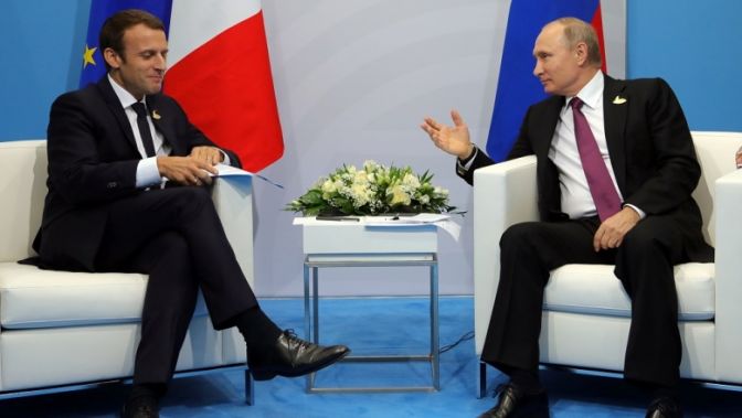 Путин и Макрон высказались за реализацию иранской ядерной сделки
