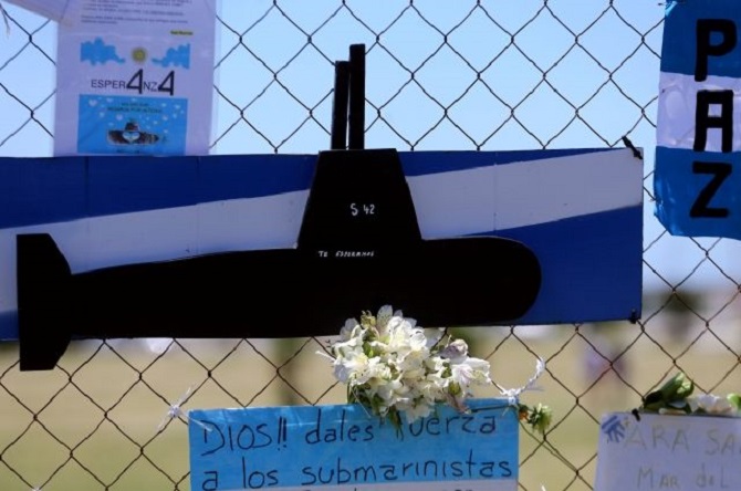 ВМС Аргентины: Пропавшие подводники могут быть живыми