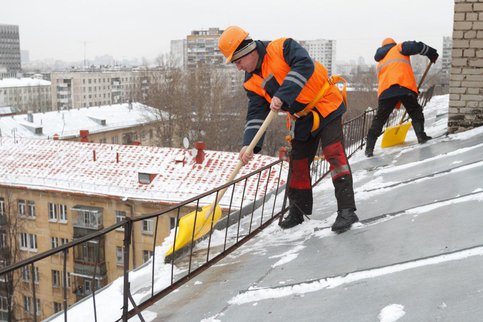 В столице России за уборкой снега с крыш будут следить с помощью видеокамер