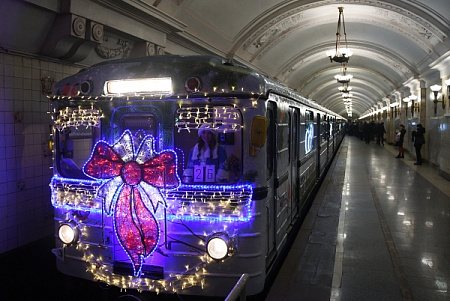 Столичное метро будет работать круглые сутки в новогоднюю ночь