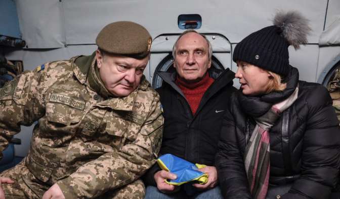 Все 74 украинских заложника уже дома — Петр Порошенко
