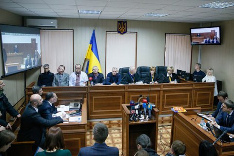 Суд отвергнул ходатайство о просмотре видеозаписи допроса Януковича