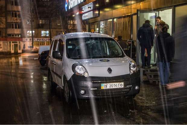 Стрельба в Киеве: шесть человек отправлены в мед. учереждение в клинике
