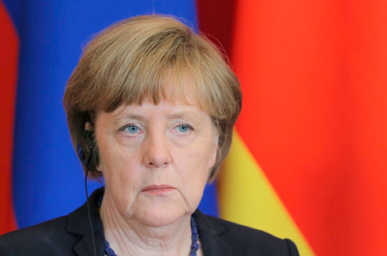 Порошенко и Меркель обсудили восстановление СЦКК