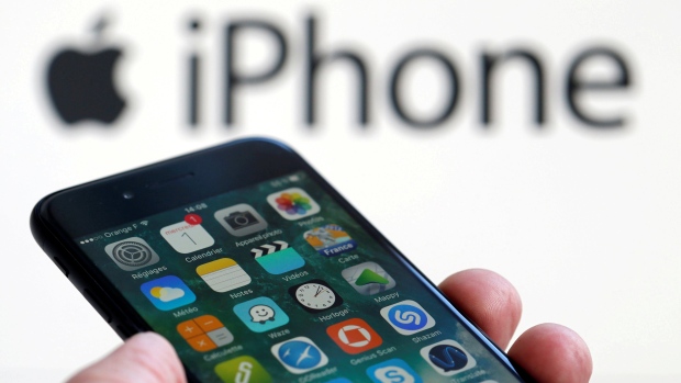 Apple извинилась за снижение скорости старых iPhone