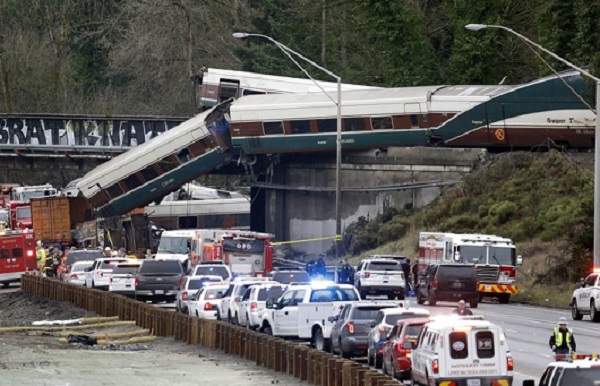 Авария поезда в Вашингтоне: шестеро погибших, 90 раненых