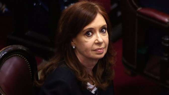Экс-президента Аргентины Кристину Киршнер обвинили в госизмене