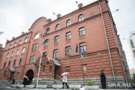 Консульства США в 3-х городах РФ возобновили выдачу виз в ограниченном объеме