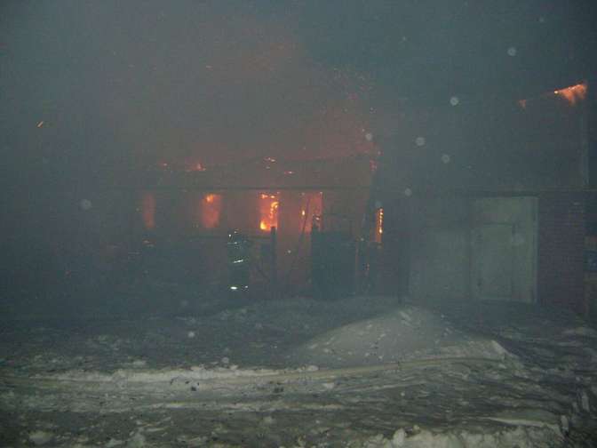 В Башкирии после пожара в личном доме обнаружили тела троих человек