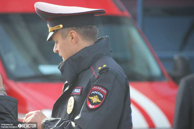 В Петербурге в процессе дорожного конфликта порезали водителя детского автобуса