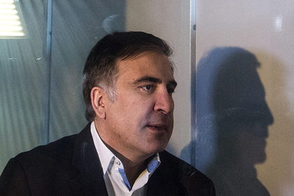 Саакашвили сравнил Порошенко с пивом