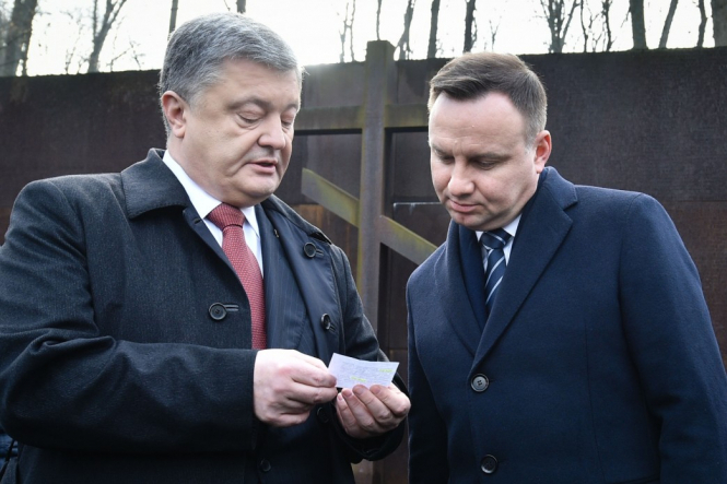 Порошенко: В историческом конфликте между Украинским государством и Польшей выигрывает Российская Федерация