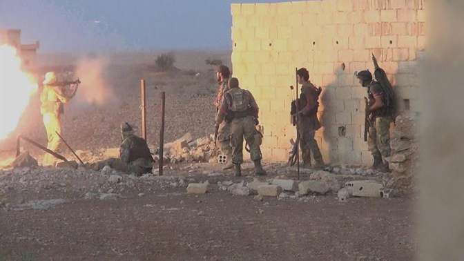 Армия Сирии прорвала окружение военной базы под Дамаском