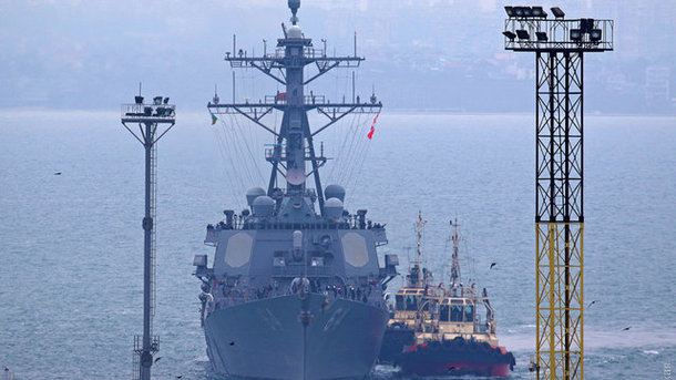 Украинская авиация и военный корабль США провели тренировки в Черном море