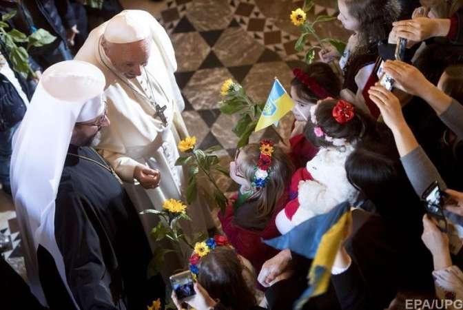 Папа Римский начинает и заканчивает день «по-украински»