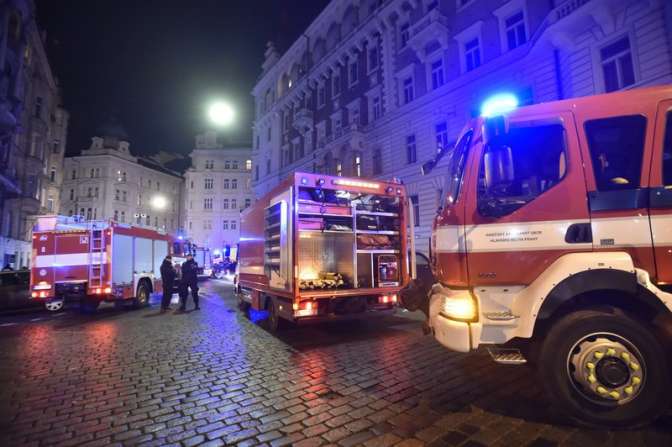 В пожаре в гостинице в Праге погибли двое, ранены 40 человек