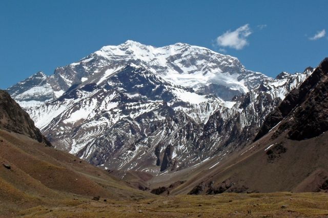 В Аргентине россиянка осталась без связи при восхождении на гору