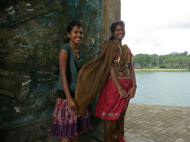 В Шри-Ланке передумали торговать женщинам спирт