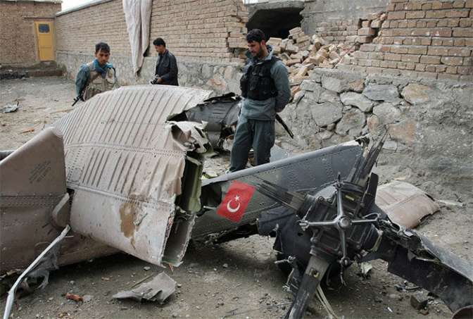 Курды проинформировали о сбитом ими в Африне турецком вертолете