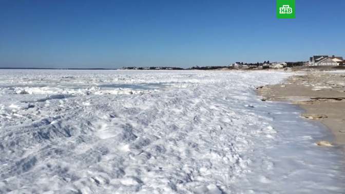 Житель америки снял на видео «замерзший» Атлантический океан