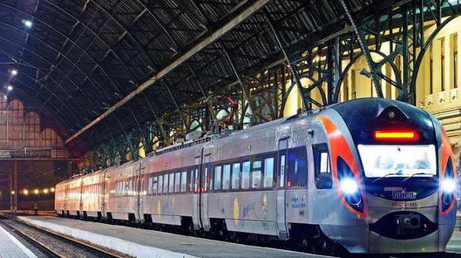 Поезд «Запорожье — Киев» задымился в пути: пассажиры опоздают на 5 часов