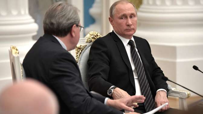 Путин проведет встречу с главами русских печатных СМИ