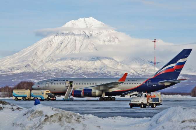 В Петропавловске-Камчатском из-за снегопада закрыли аэропорт