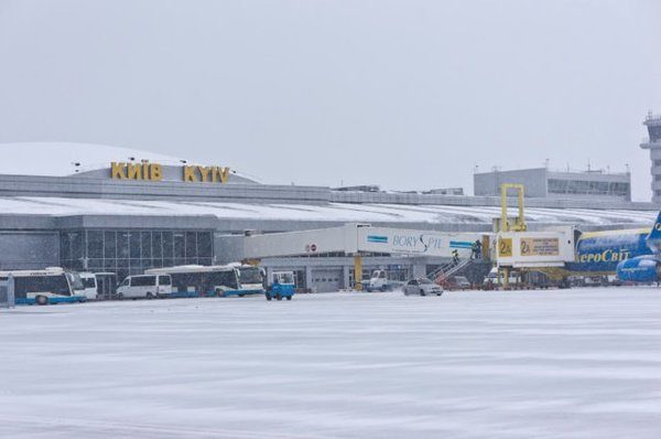 В Киевском аэропорту подрались пассажиры 2-х авиарейсов