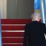Оголившаяся лысина Трампа угодила на видео