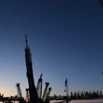 На Байконуре установили ракету с «самым быстрым» в истории «Прогрессом»