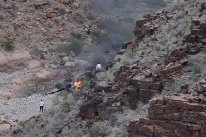 Три человека погибли при крушении туристического вертолета в США