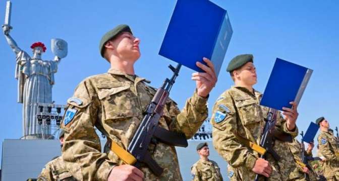 Кабмин предлагает сделать «Слава Украине» и «Героям Слава» официальными приветствиями военных
