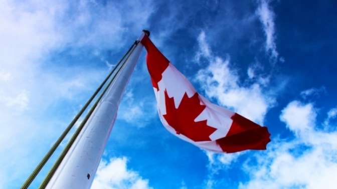 Сенат Канады сделал гимн страны «гендерно нейтральным»