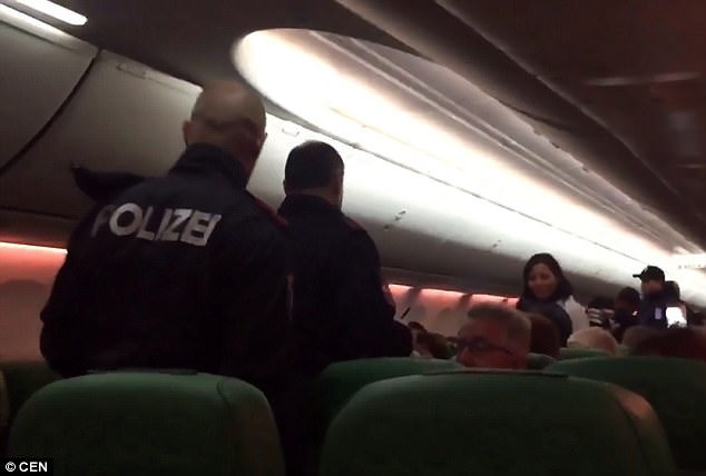 В Вене экстренно посадили самолет из-за портившего воздух пассажира