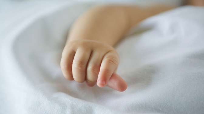 Труп новорожденного ребенка отыскали в сарае Троицка после домашних родов