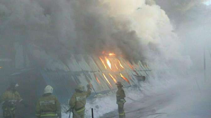 Площадь пожара на складе с полиэтиленом в Подольске составляет 500 квадратных метров