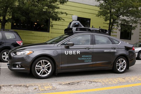 Uber прекращает тестирования машин-беспилотников после смерти первого пешехода