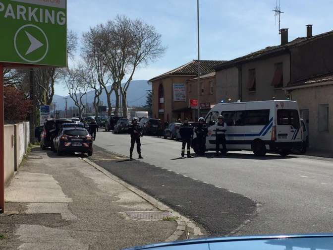 Теракт в супермаркете Франции: следователи отыскали три самодельных взрывчатки