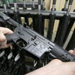 Во Флориде ограничат продажу оружия и вооружат учителей