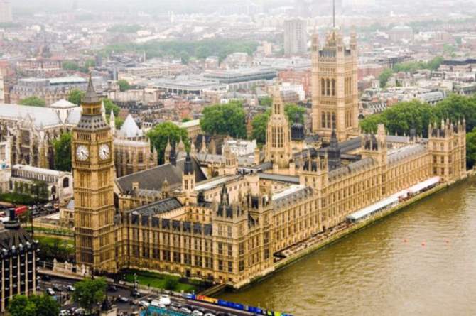Найденное в парламенте Великобритании неизвестное вещество не опасно