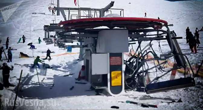 На грузинском курорте сломавшийся подъёмник раскидал людей по склону горы