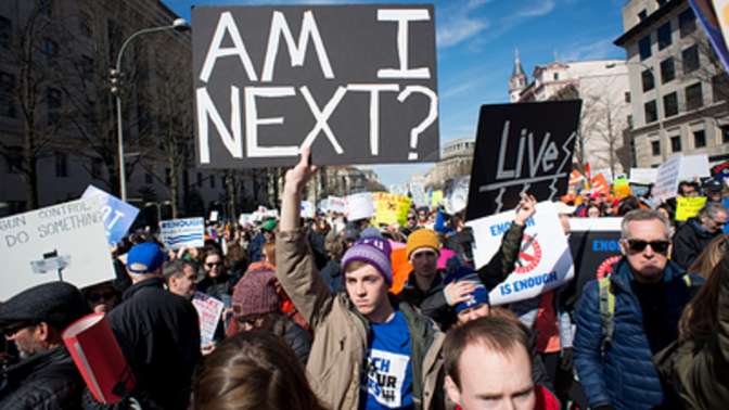 В Нью-Йорке около 150 тыс. человек вышли на акцию против оружия