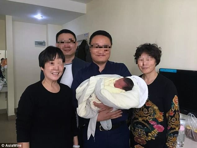 В Китайской народной республике ребенок родился через 4 года после смерти родителей — редкостный случай
