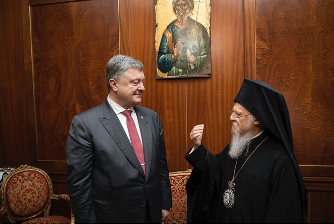 Порошенко: Патриарх РПЦ не сможет ветировать решение об автокефалии украинской церкви