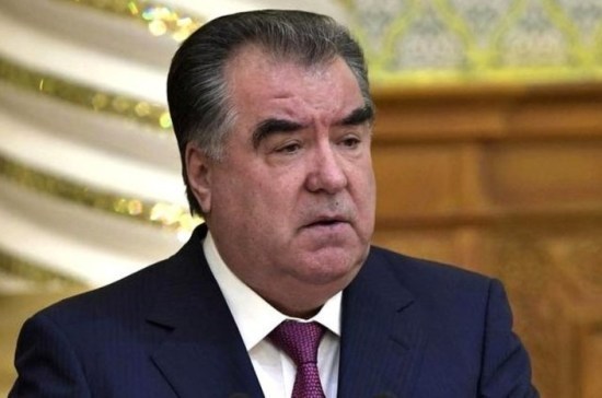 Вертолет с президентом Таджикистана «потерялся» в горах