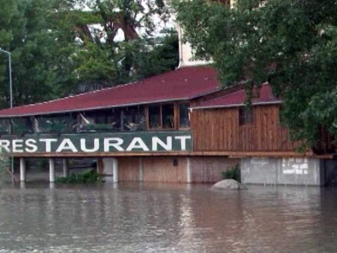 Граждан города Элликот в штате Мэриленд эвакуировали из-за наводнения